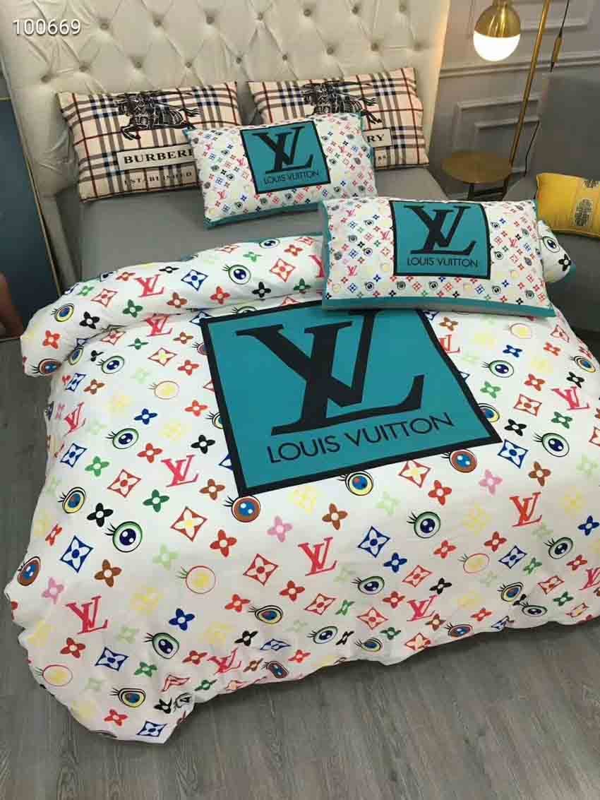 Louis Vuitton Bedding Set 35